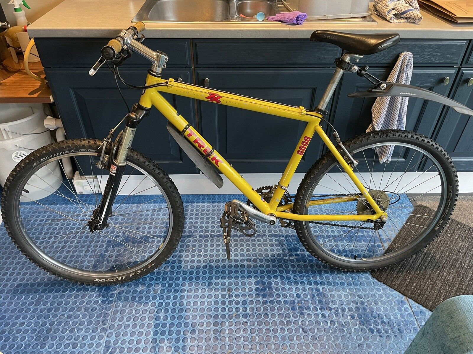 trek 8000 bicycle Trek 8000 ZX MTB. Aluminium frame, Shimano Deore, Rock Shox, Bontrager – Folding Bikes 4U