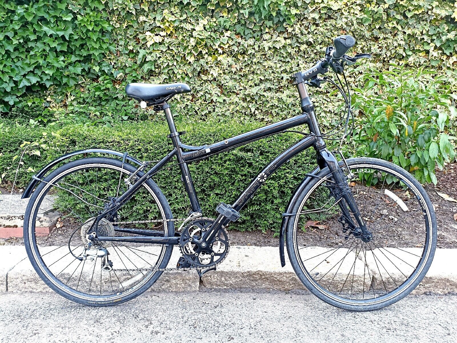 Dahon Cadenza. Full Size Folding Bike. Small/Medium Frame - Folding Bikes 4U