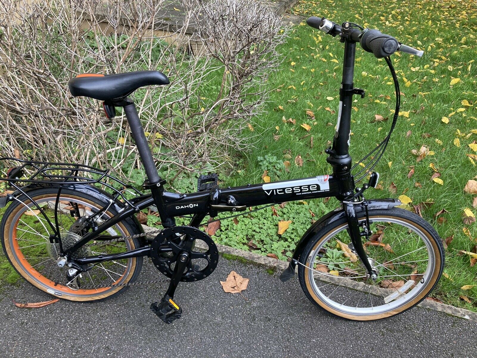 Dahon Folding Bike Vitesse 30th Anniversary D8 - Folding Bikes 4U