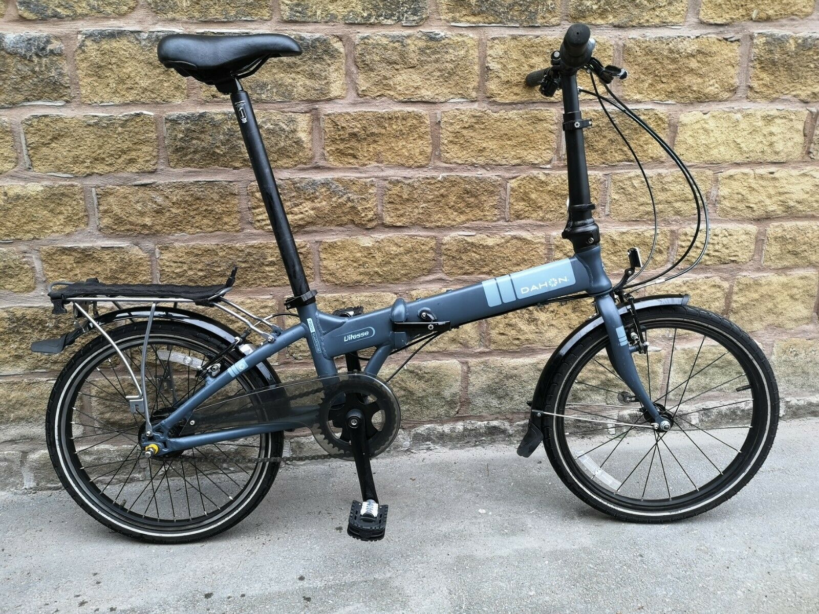 Dahon Vitesse Aluminium 7005 Folding Bike 7 Speed, plus accessories  - Folding Bikes 4U