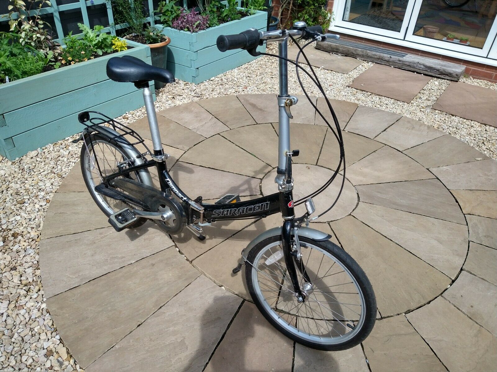 Folding Bike - Saracen Compact Bicycle - Folding Bikes 4U