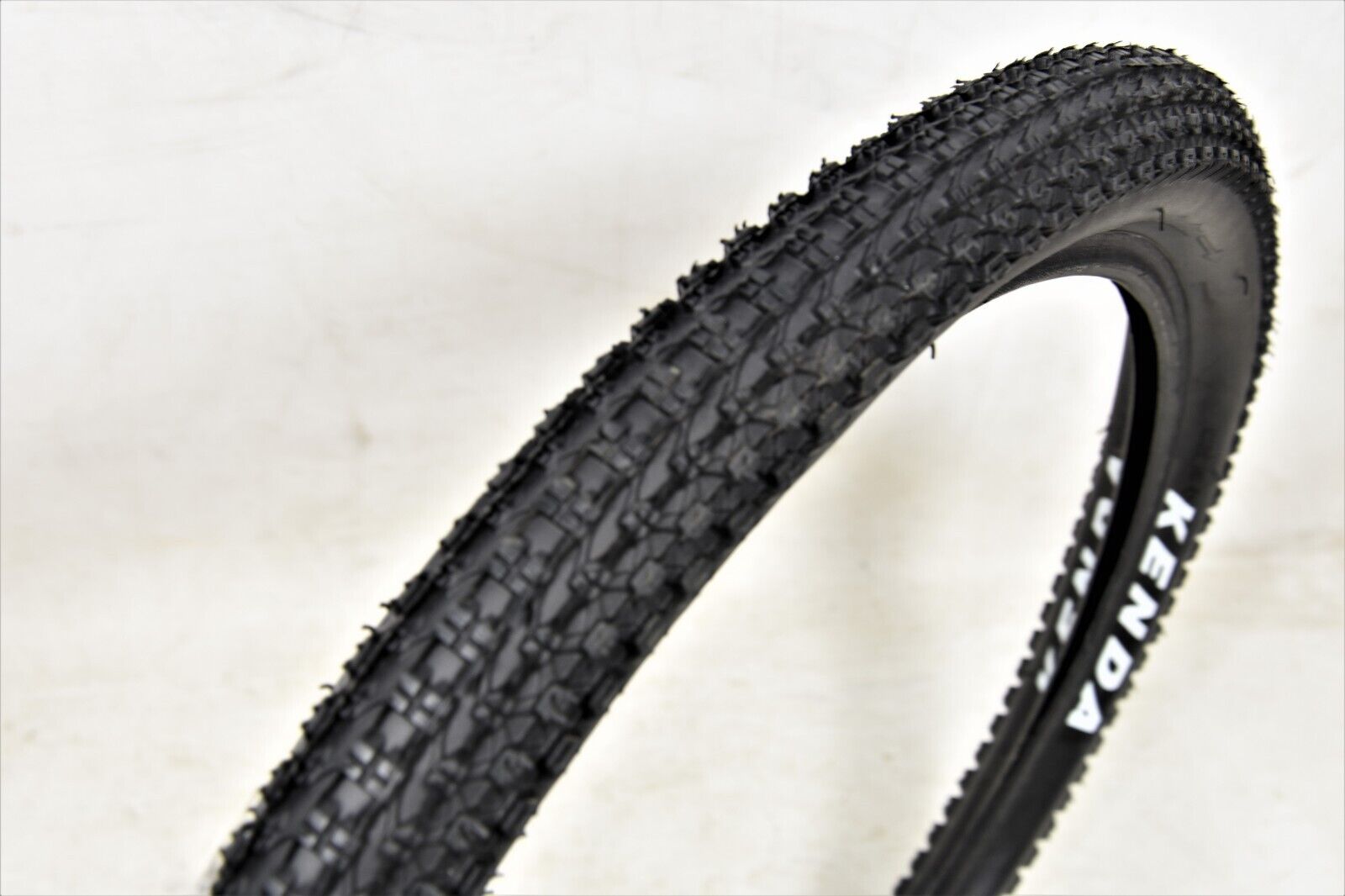 KENDA 16" X 1.5" BLACK NARROW ROAD TYRE, 38-305, KIDS / FOLDING BIKE - Folding Bikes 4U