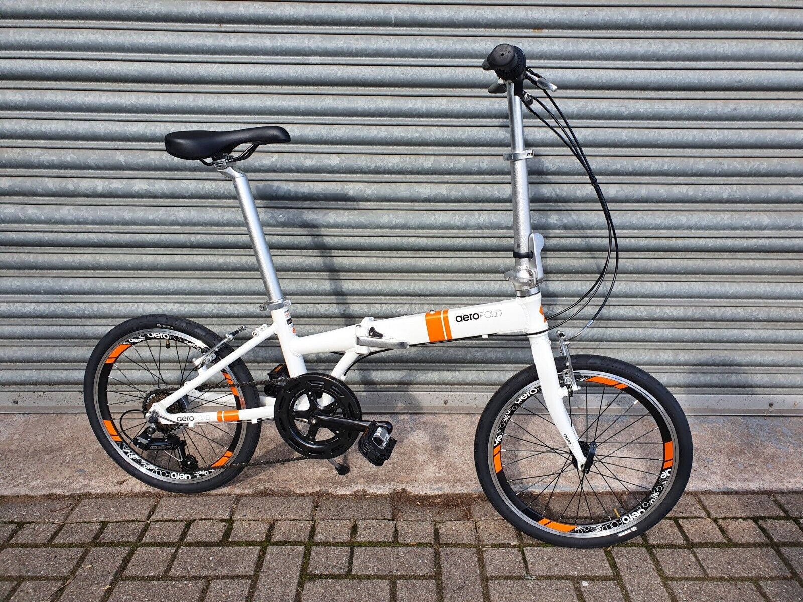 Skorpion 20" Wheel Aero Folding Bike : White or Black - Folding Bikes 4U