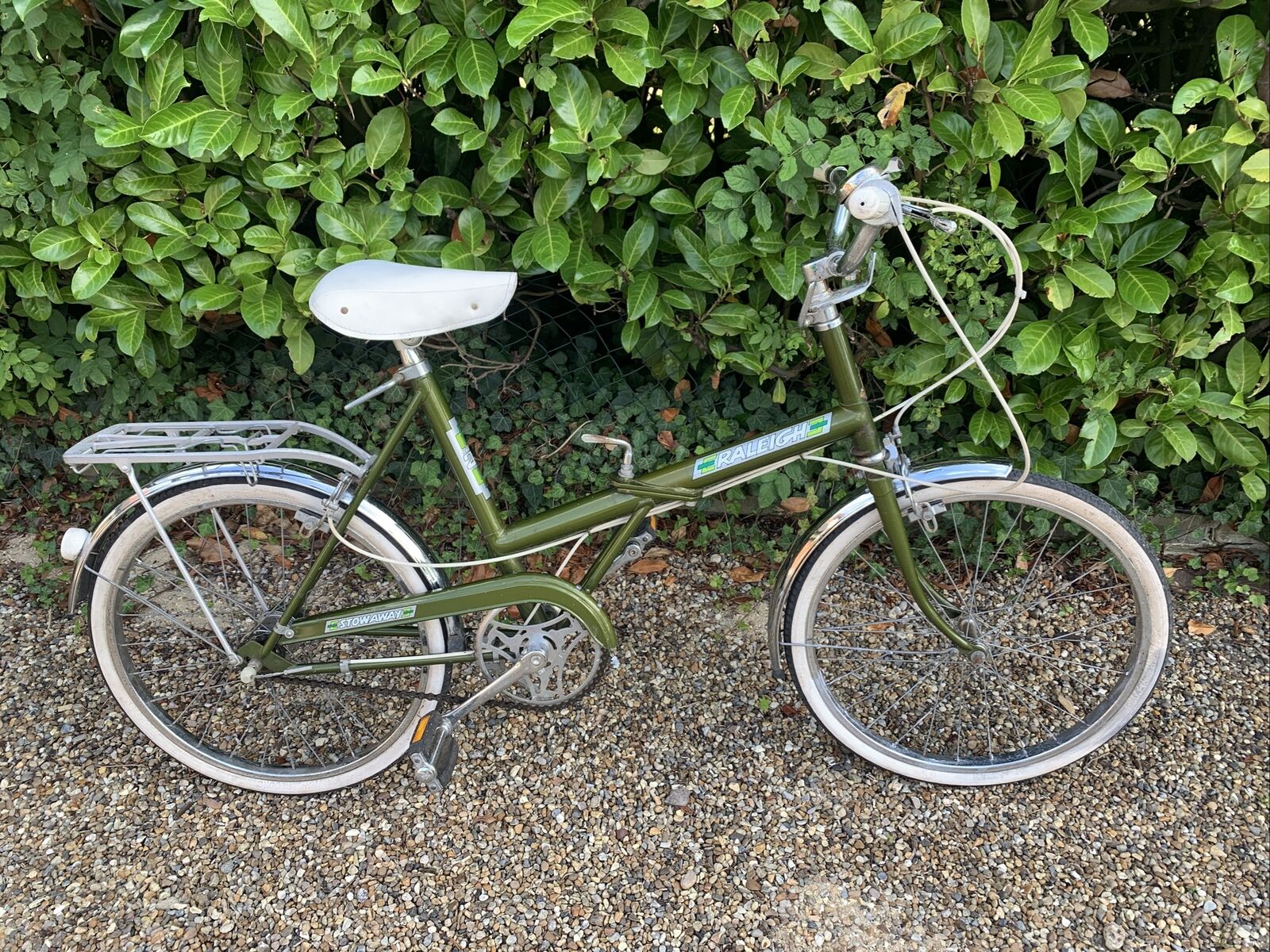 VINTAGE RALEIGH STOWAWAY FOLDING BIKE WITH HARRODS KNIGHTSBRIDGE BELL - Folding Bikes 4U