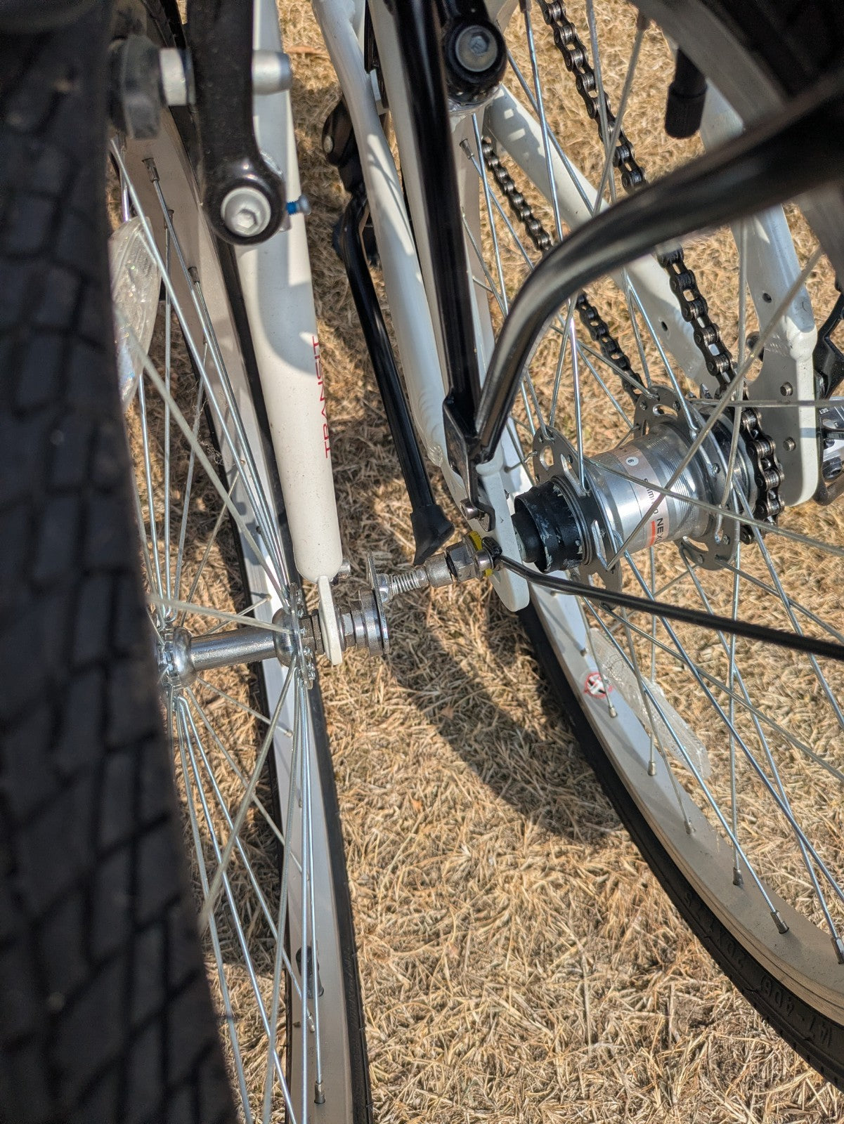 Carrera Transit Folding Bike 20in White/Black Hub Gears Rear Carrier Mudguards