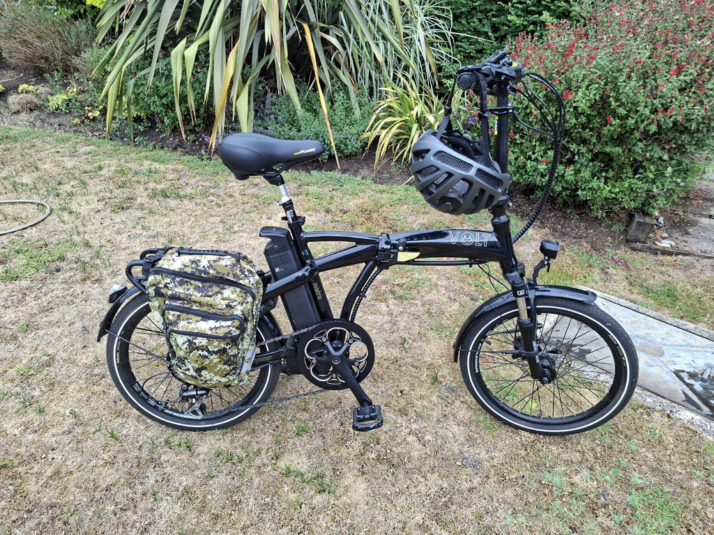 Volt metro ~ Black Folding Bike ~ plus extras! only done 470 miles! (EN15194)