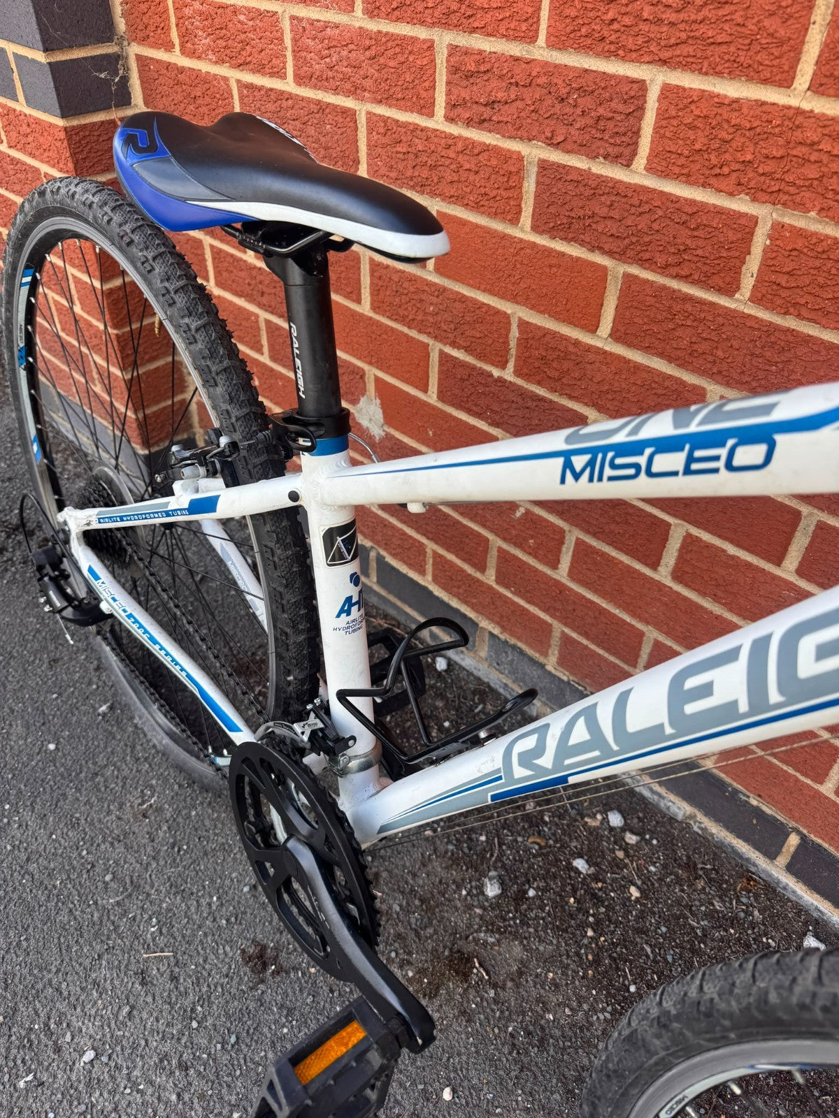 Raleigh Misceo One Men's 700c Suspension Hybrid Bike 14" Frame (1)
