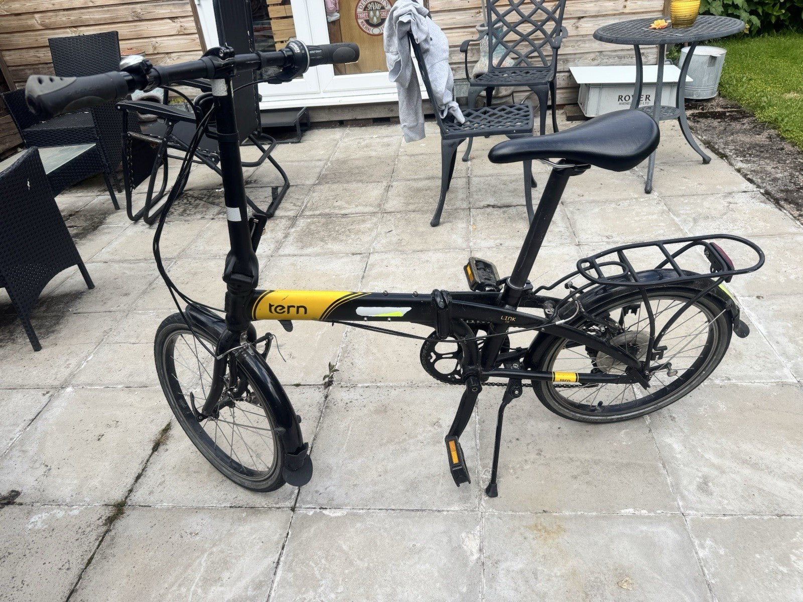 Tern Link D8 Folding Bike – 20” Wheels – 8 Speed – Rear Rack & Mudguards