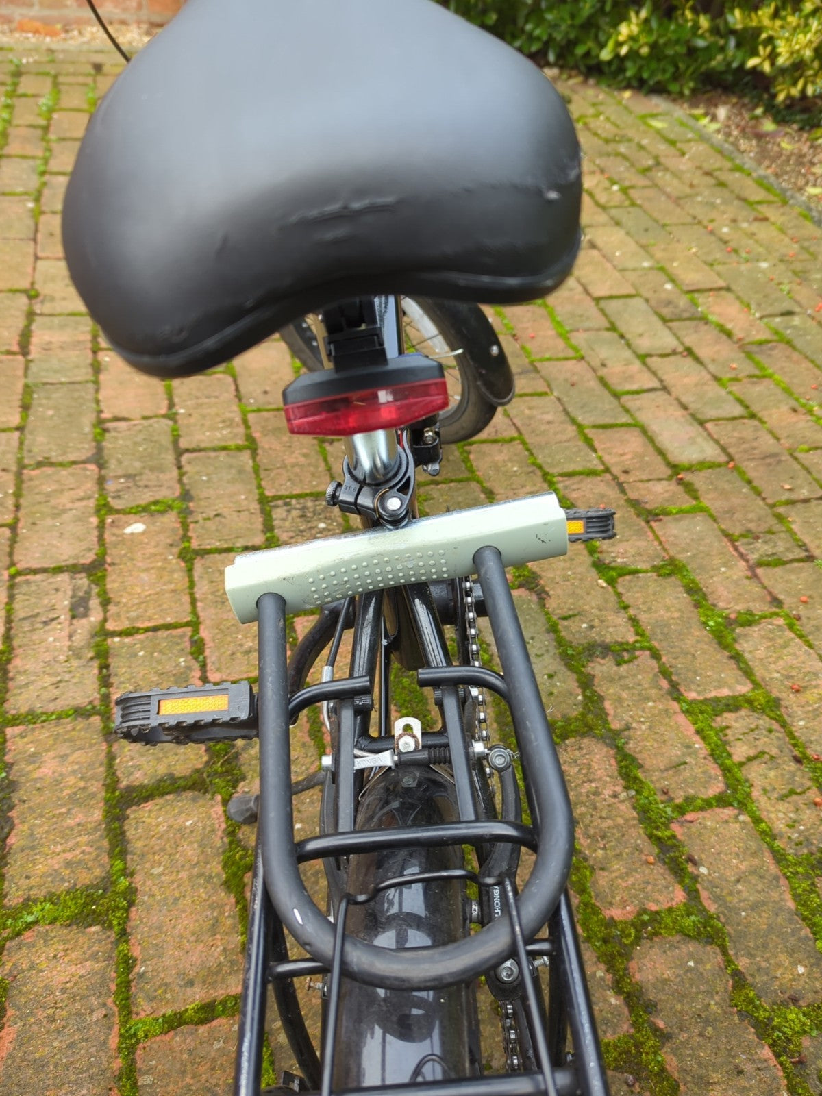 Ammaco Folding Bike 20” Wheels – Compact City Bicycle – Rear Rack – Black/Red