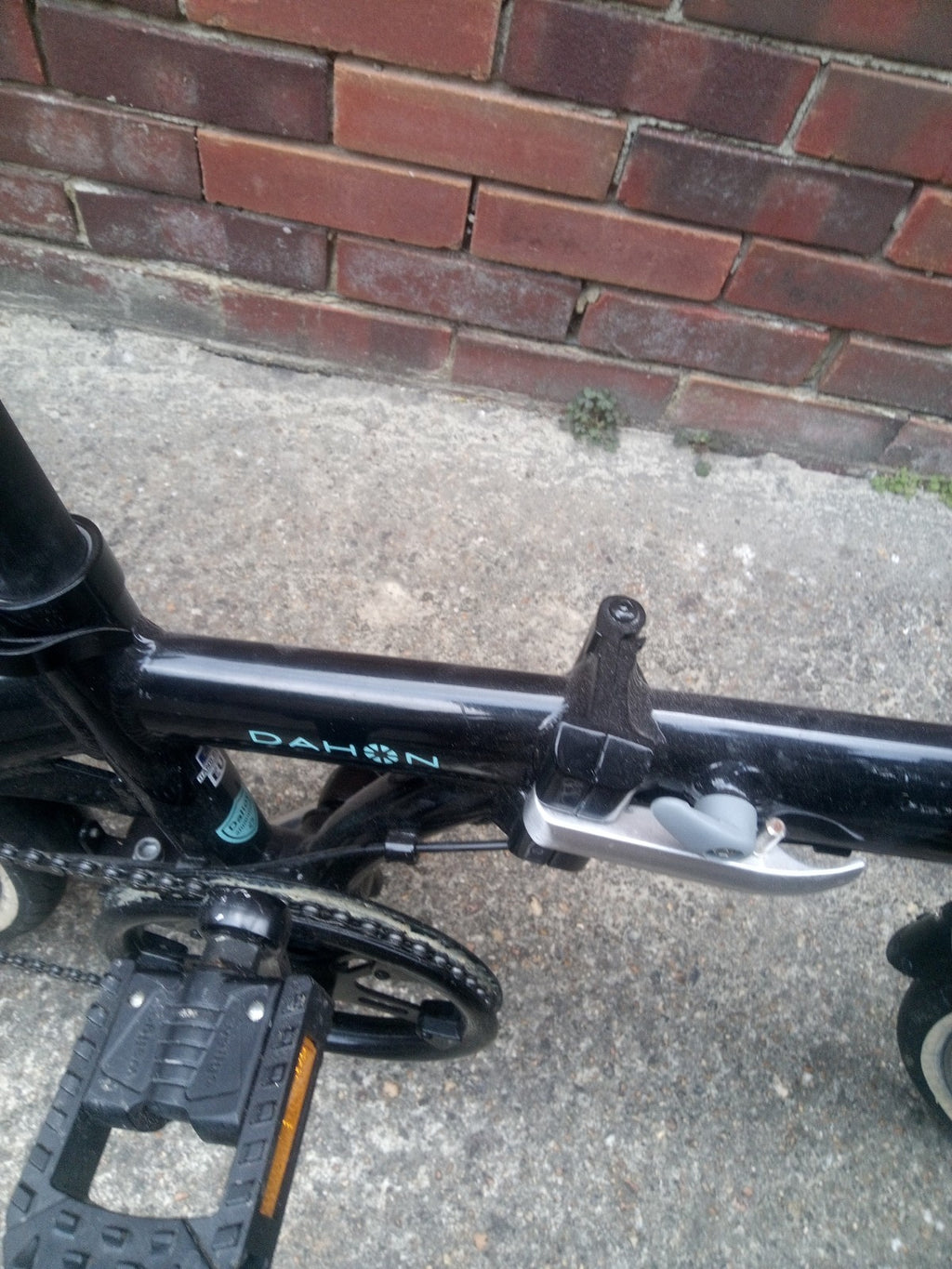 Dahon Vybe 20 Inch Folding Bike ideal commuter bike, barely used