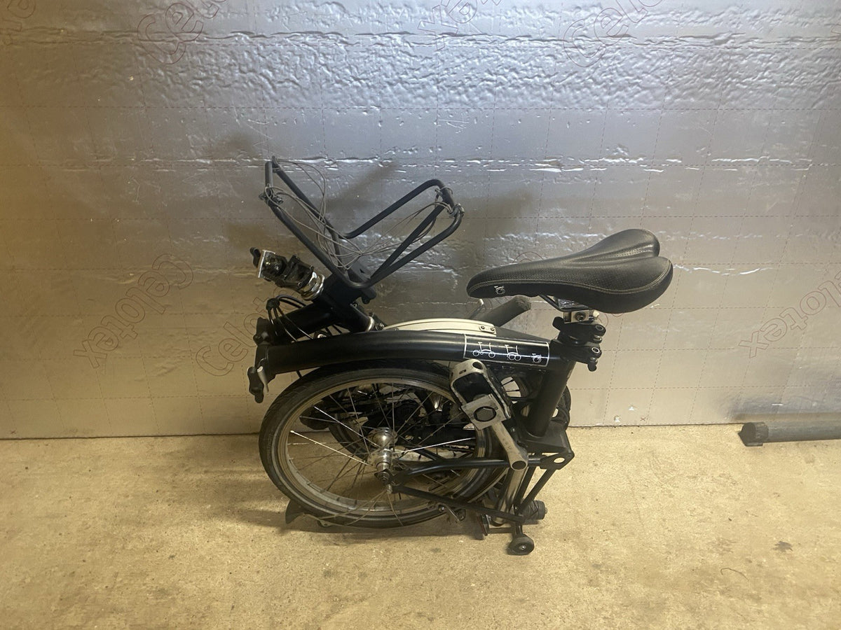 Brompton 16in Folding Bike Black/Silver Mudguards