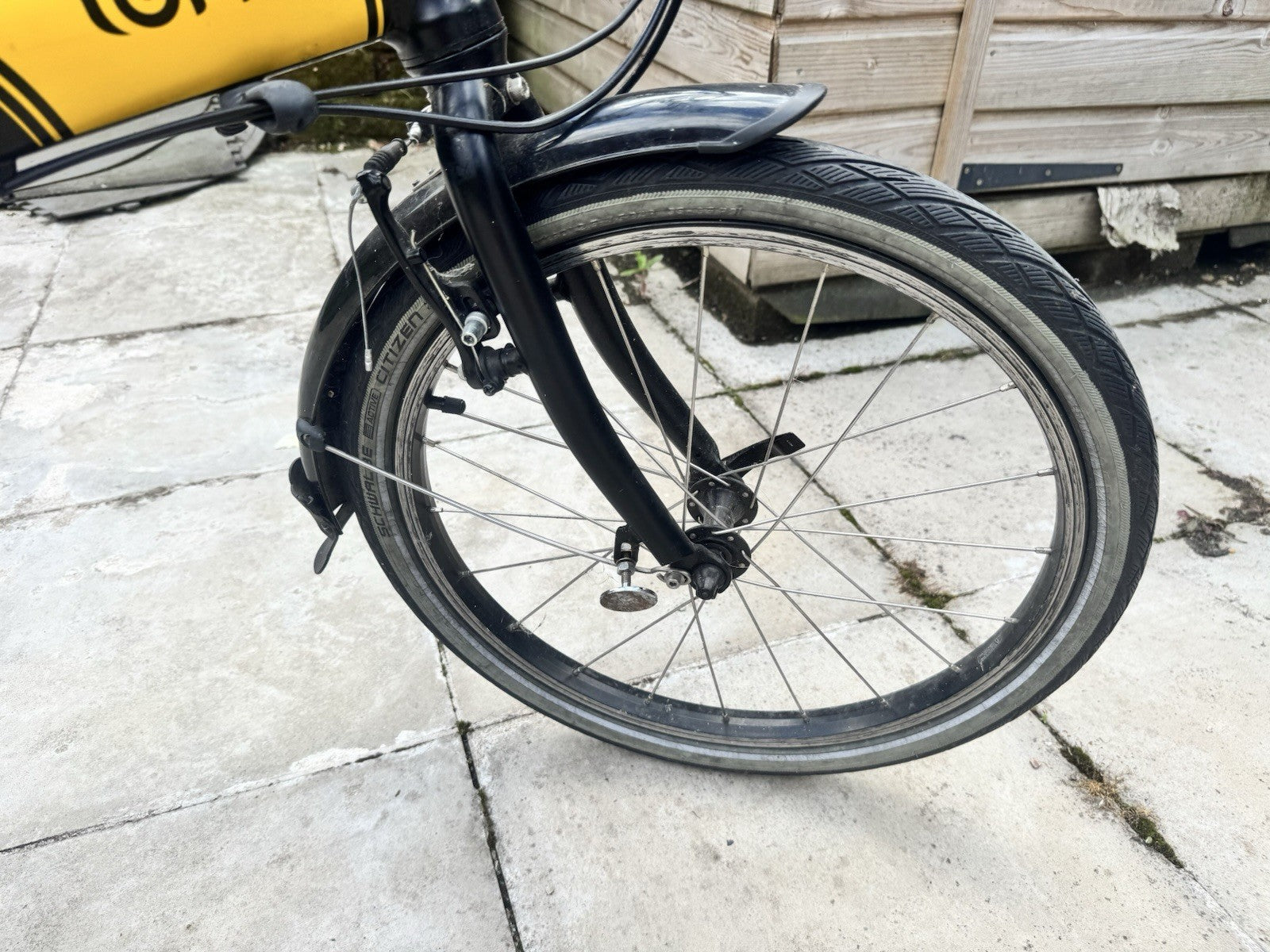 Tern Link D8 Folding Bike – 20” Wheels – 8 Speed – Rear Rack & Mudguards