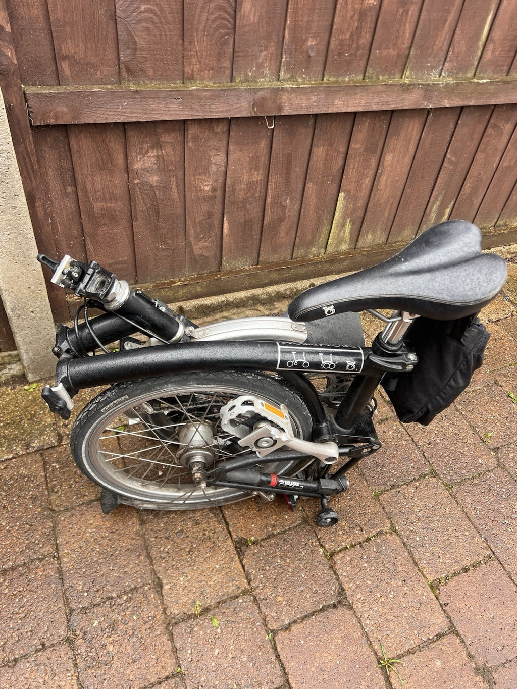 Brompton Folding Bike 3 speed Folding Black/Silver Mechanical Rim Brakes