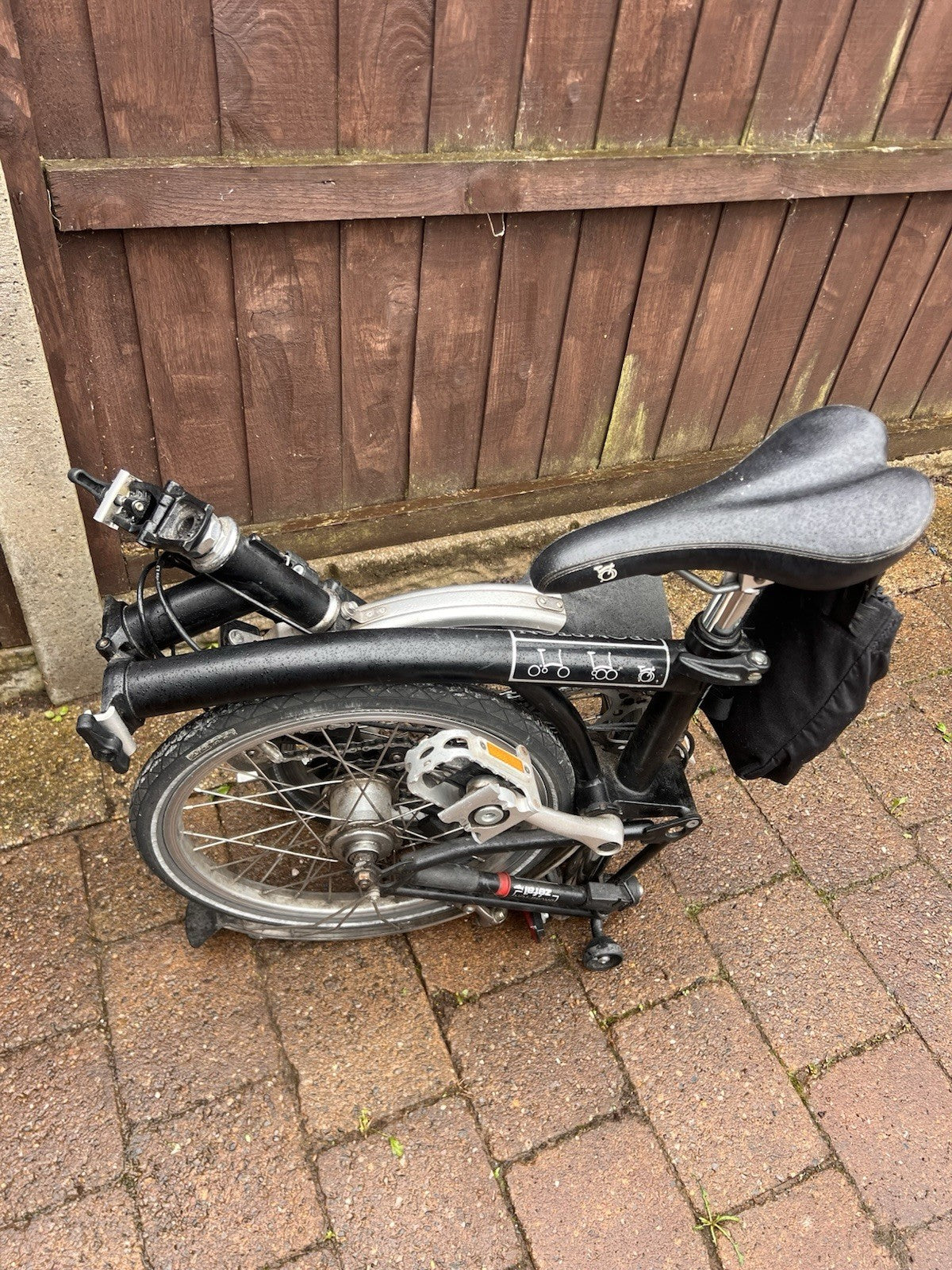 Brompton Folding Bike 3 speed Folding Black/Silver Mechanical Rim Brakes