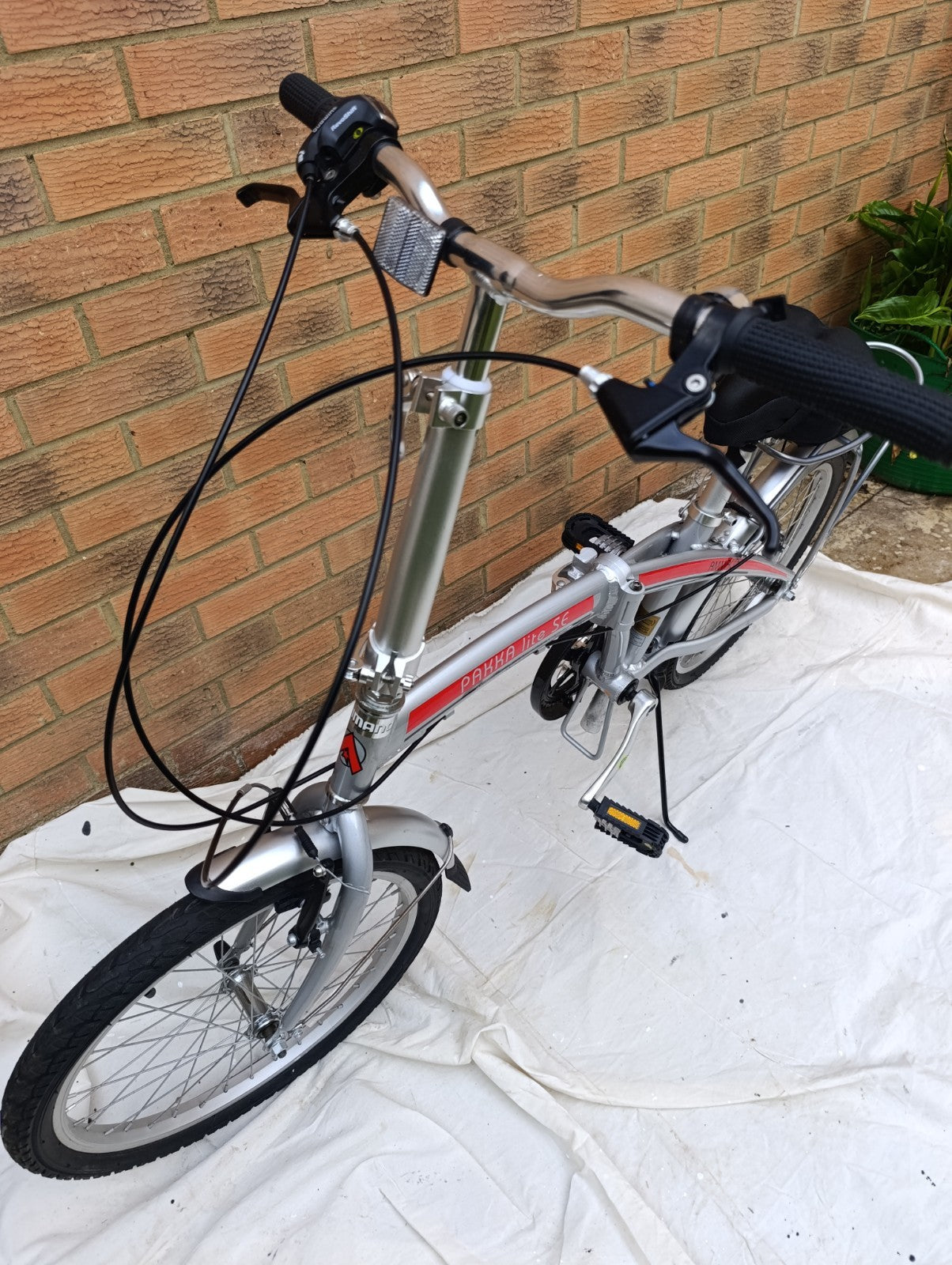 Ammaco Pakka Lite 20 Inch Wheel 6 Speed Alloy Folding Bike Silver