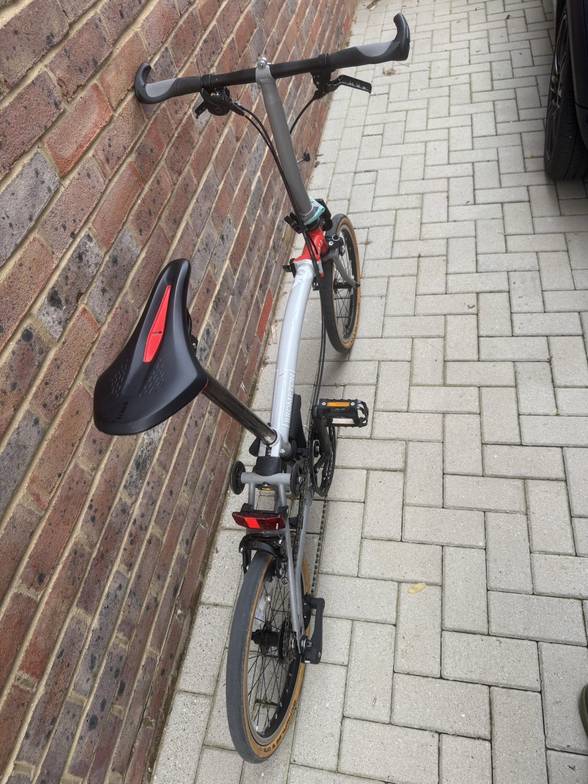 Brompton CHPT3 Folding Bike 16in M 2-Speed Derailleur Rim Brake Grey/Red