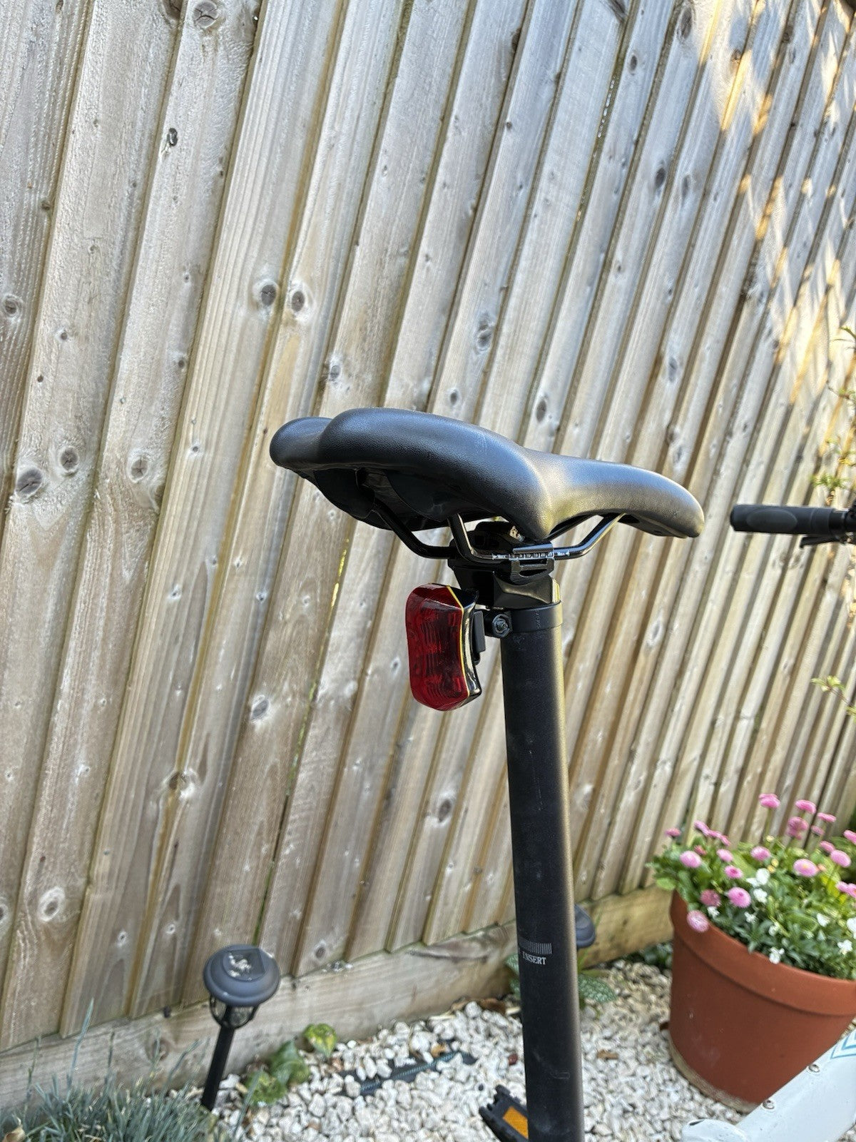 Tern Link D8 Aluminium Folding Bike With Pump. Lightweight And Compact.
