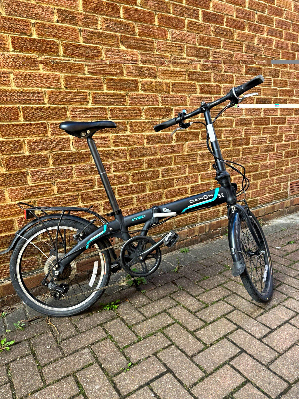 Dahon Vybe D7 Folding Bike | 7-Speed Shimano | 52T | Mudguards, Rack, Kickstand