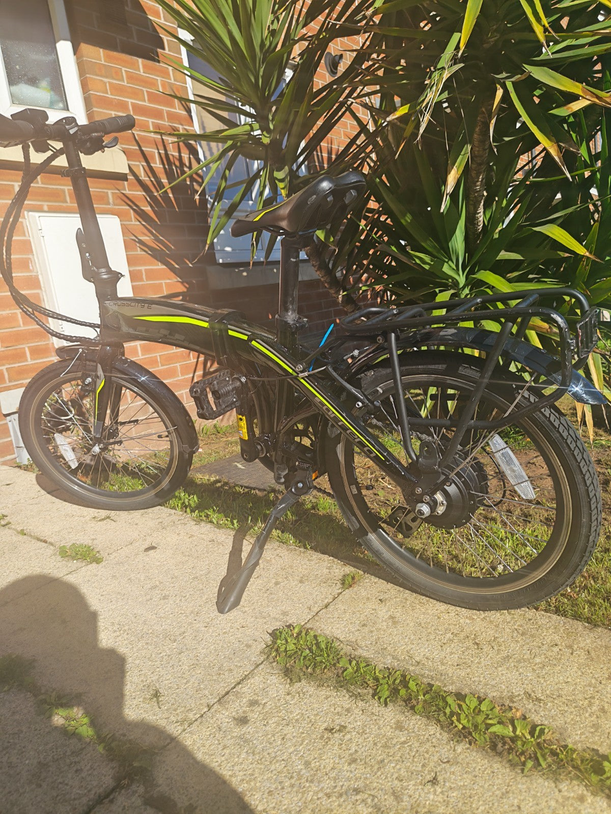 Carrera Crosscity E folding bike , 20'' wheels, black/green