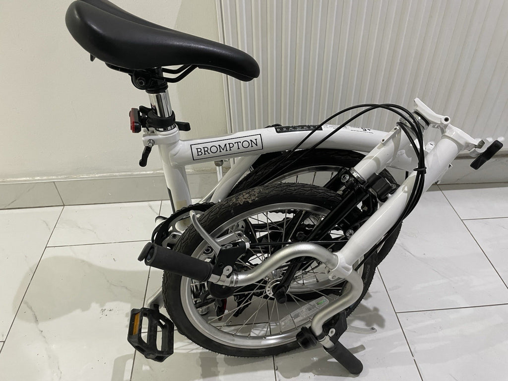 Brompton A Line Folding Bike – 3 Speed + Brompton Folding Pedal. Collection Only