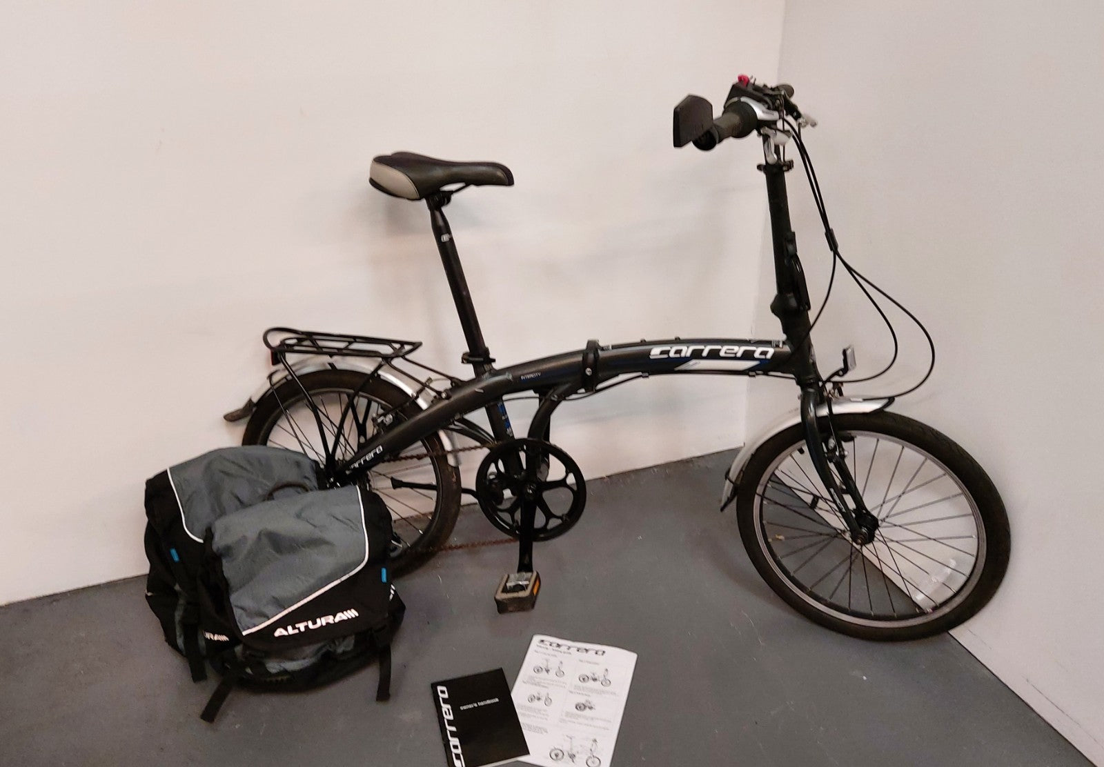 Carrera Intercity Folding Bike Unisex, 8 Gears, 20" Wheels COLLECT FROM BN9 0AD
