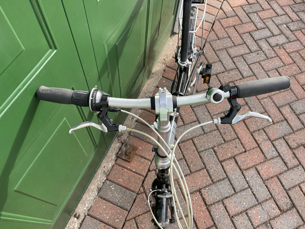 Dahon Speed D7 Folding Bike 7-Speed SRAM Grip Shift