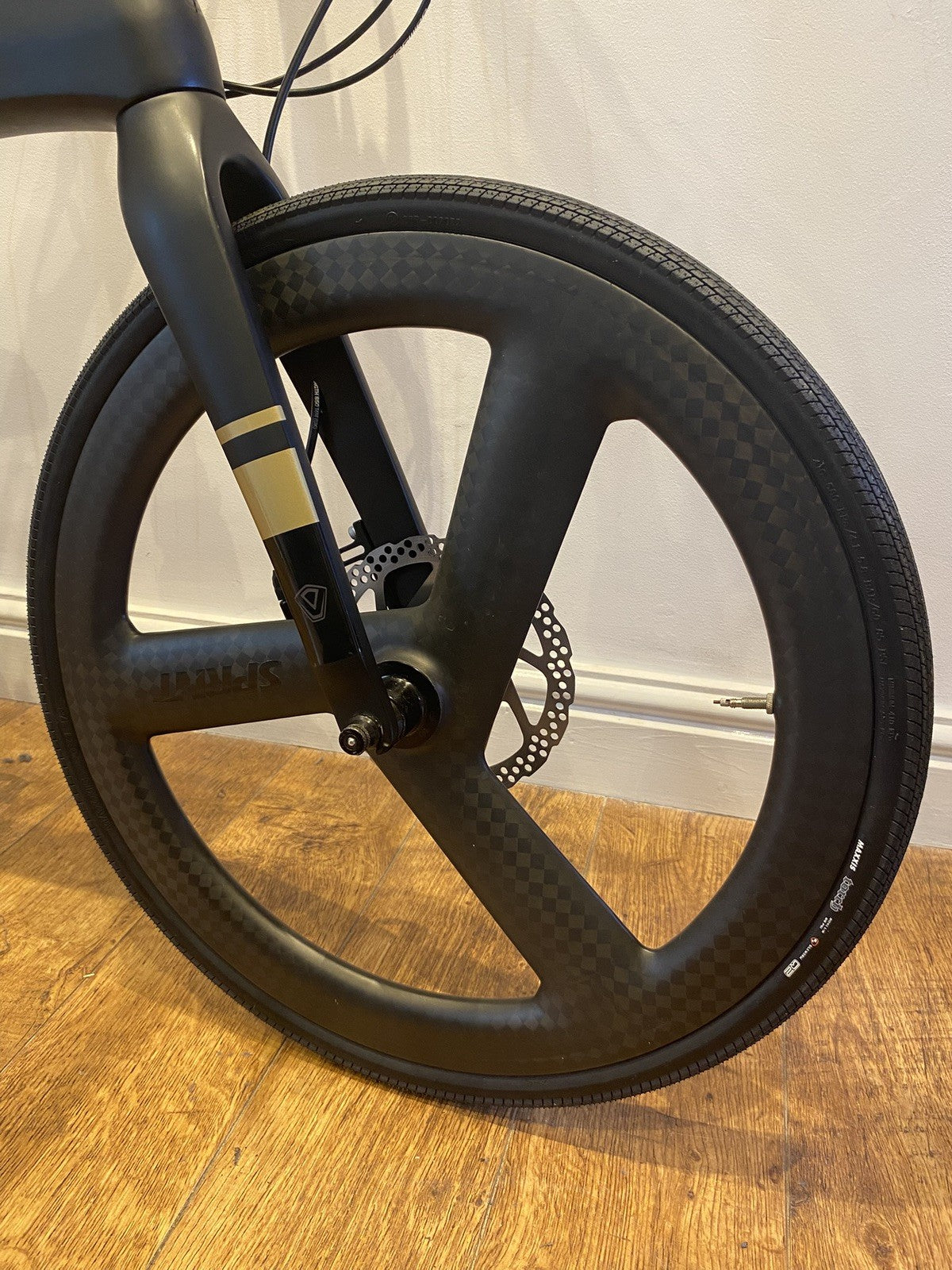 Carbon Fibre Unisex Folding Bicycle Java Matt Black Commuter Light Weight Bike