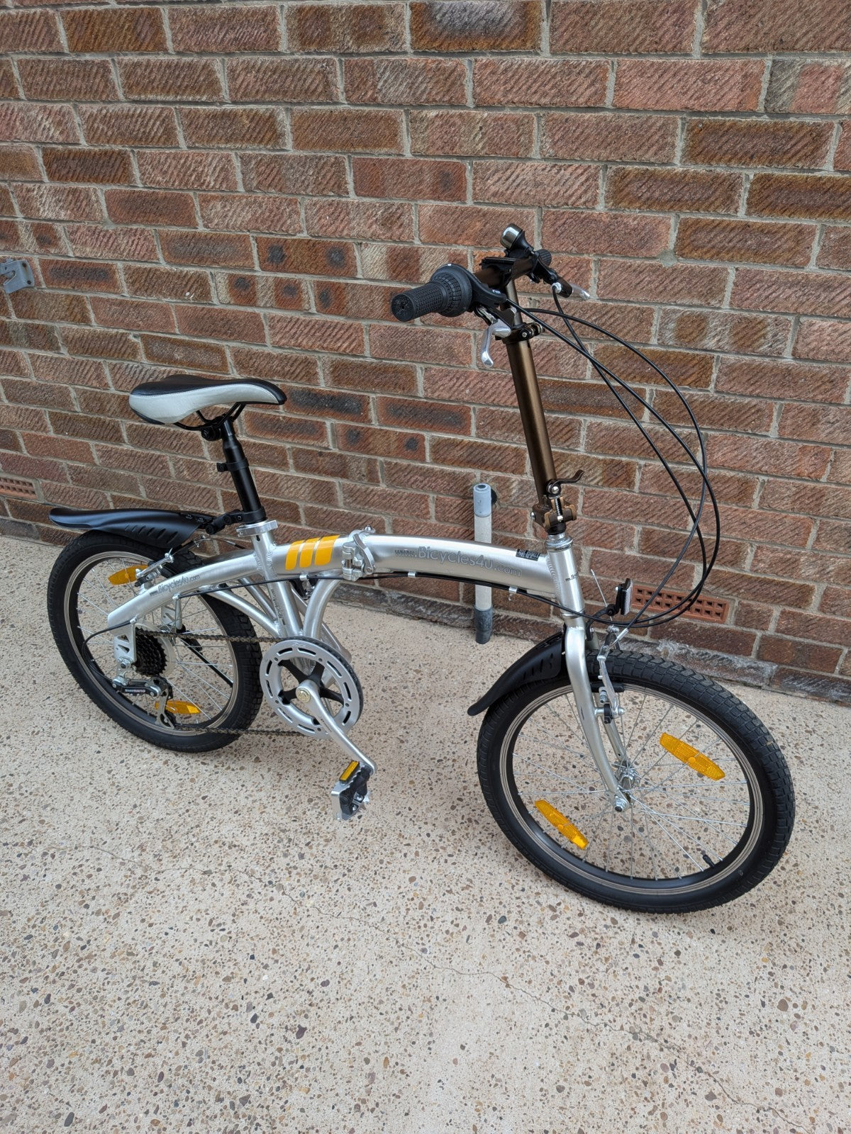 20-inch Folding Aluminum Bike - 6 Speed With Carry Bag