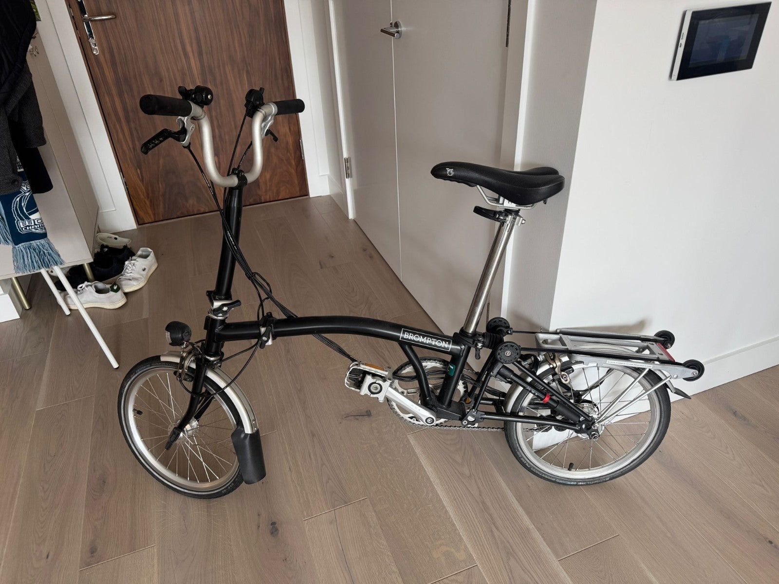 Brompton M6R Folding Bike with Luggage Rack 6 Speed Excellent Condition
