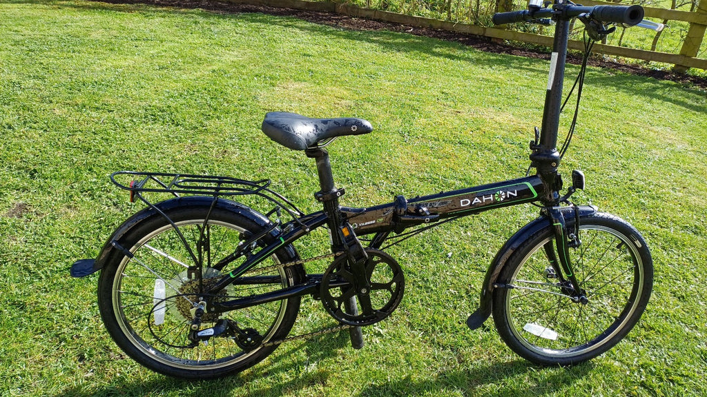 Dahon Vitesse Alloy D8 folding commuter bike, Obsidian black,  superb Condition