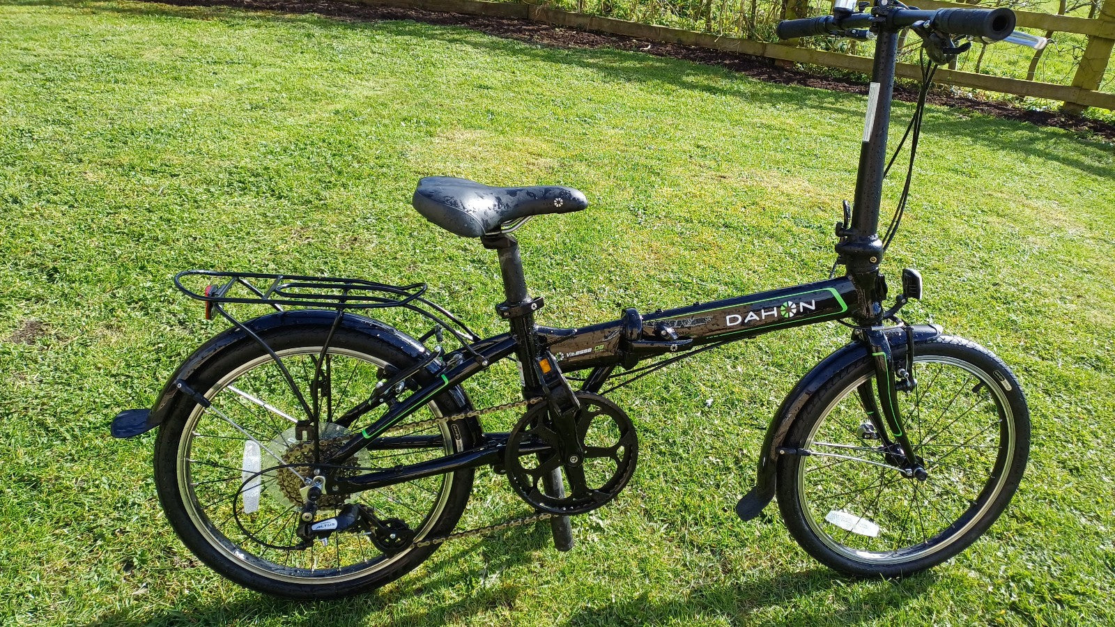 Dahon Vitesse Alloy D8 folding commuter bike, Obsidian black,  superb Condition