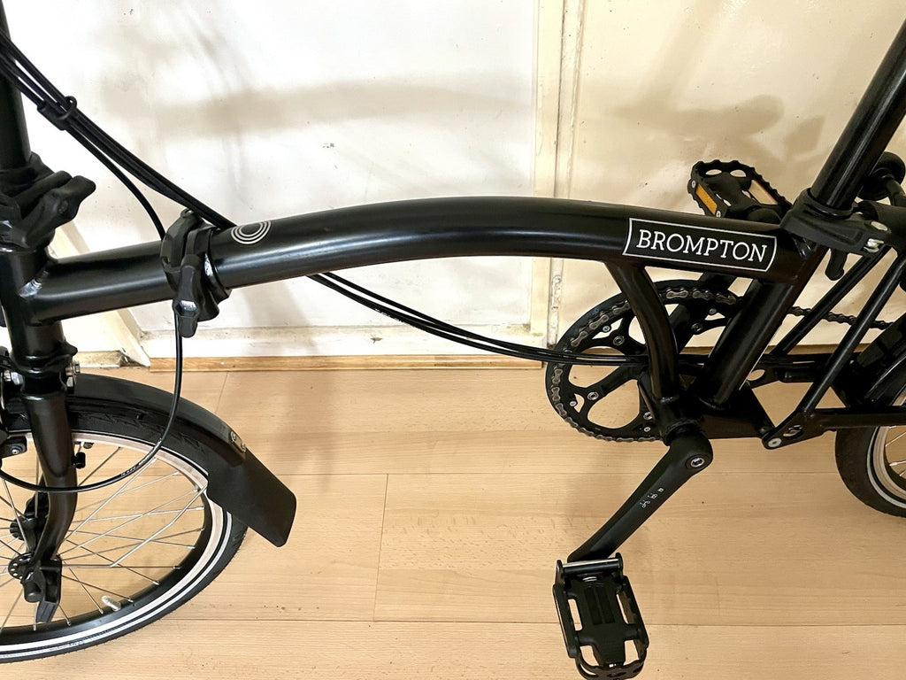 Brompton C Line Explore 2025 6-Speed Folding Bike 16in M Frame Matte Black