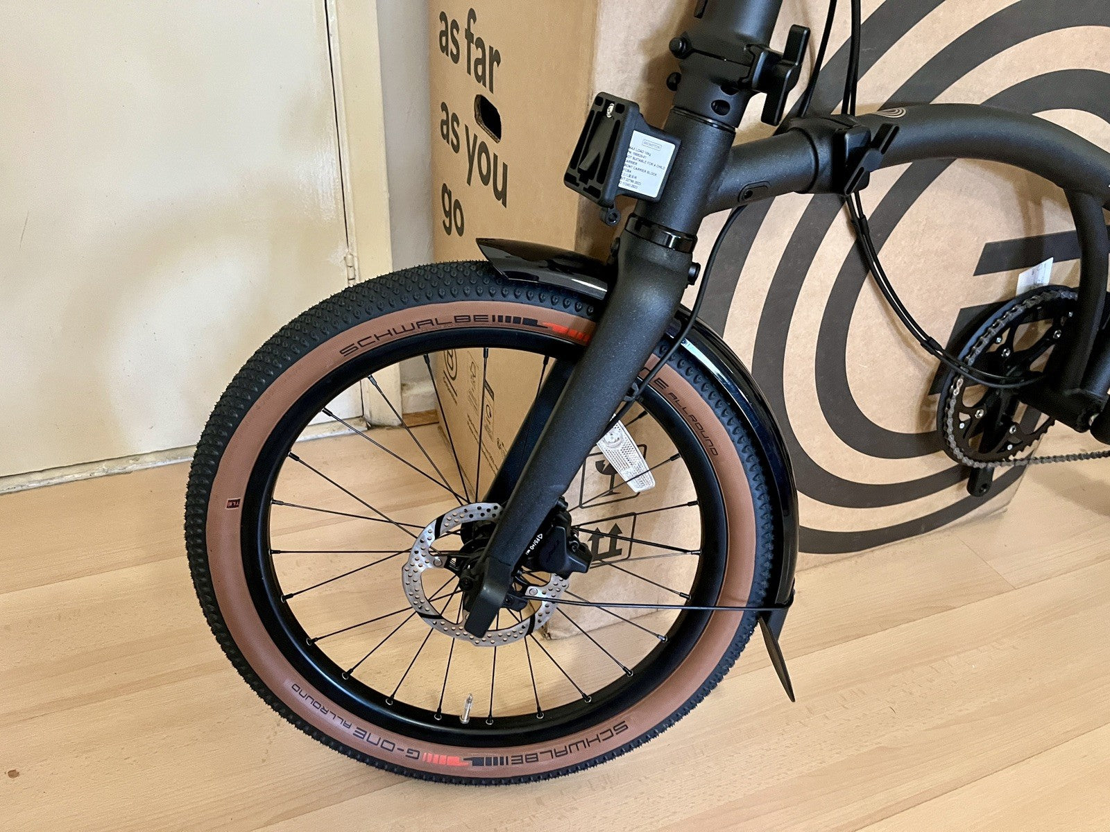 Brompton G Line 2026 with Roller Frame - 8-speed, Space Black, Medium