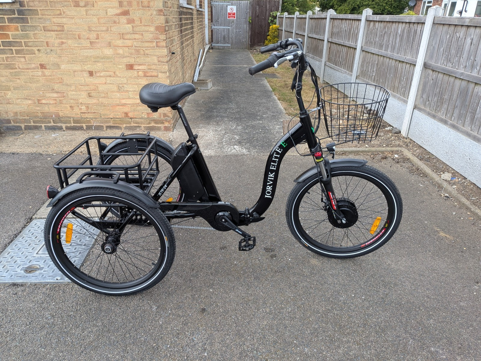 Jorvik Jet E 24 Folding E L E C T R I C Tricycle,24" WHEELS, EX Display Model