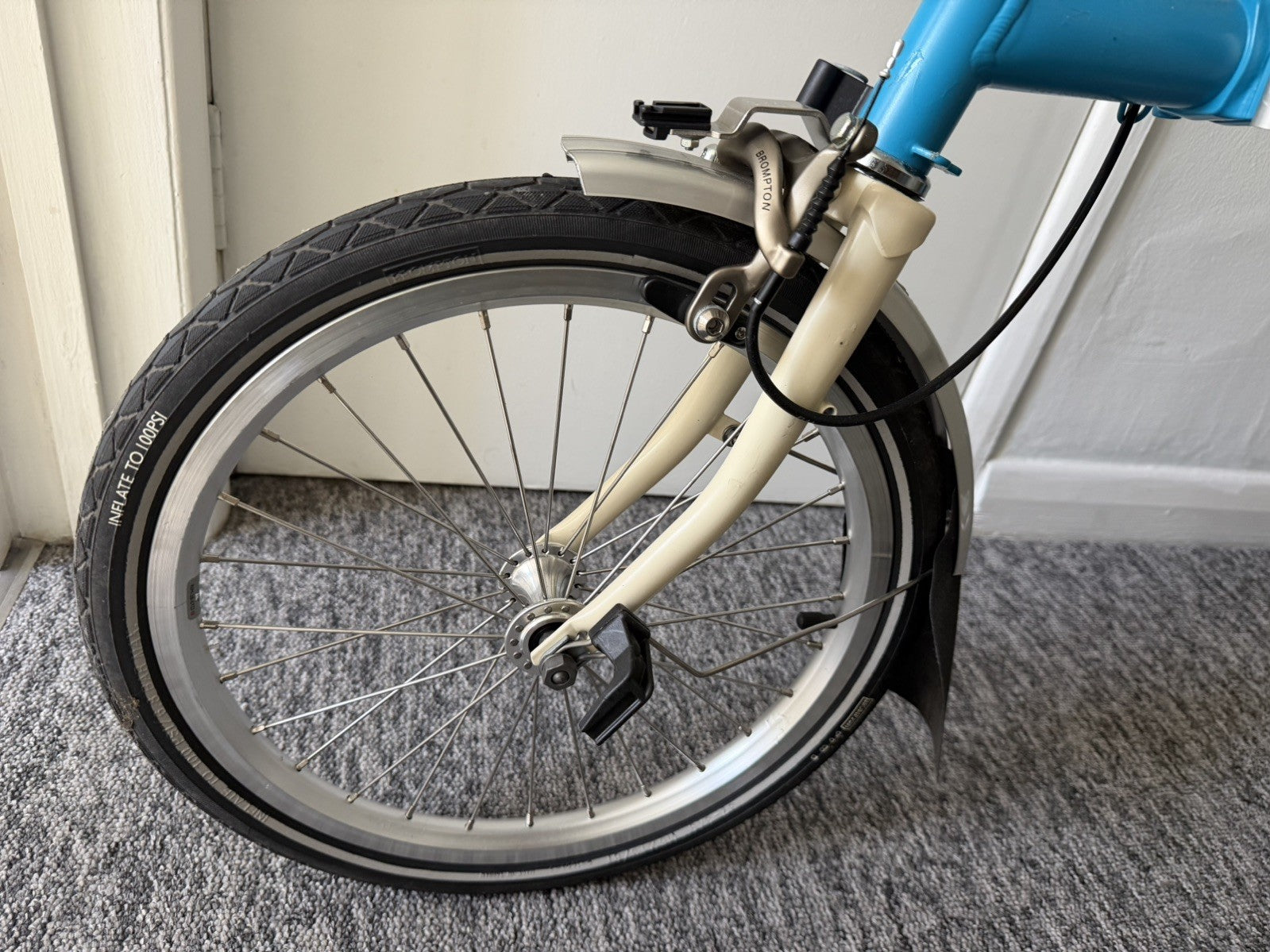 Brompton C Line M6R (6 Speed) folding bicycle - Blue (Excellent Condition)