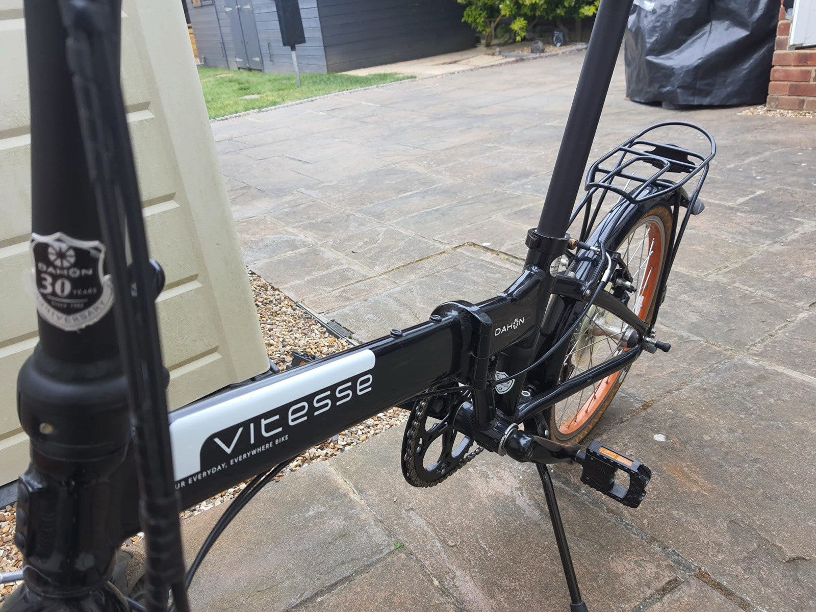 Dahon Vitesse D7HG Folding bicycle.