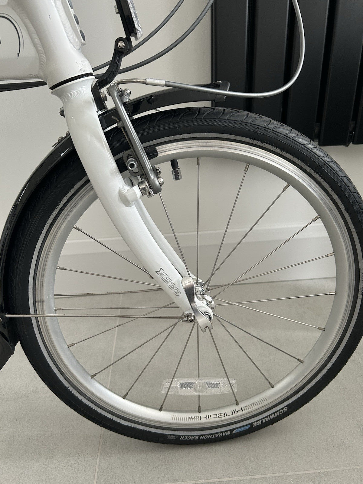 Dahon Mu P8 Folding Bike Unisex White (Excellent Condition)