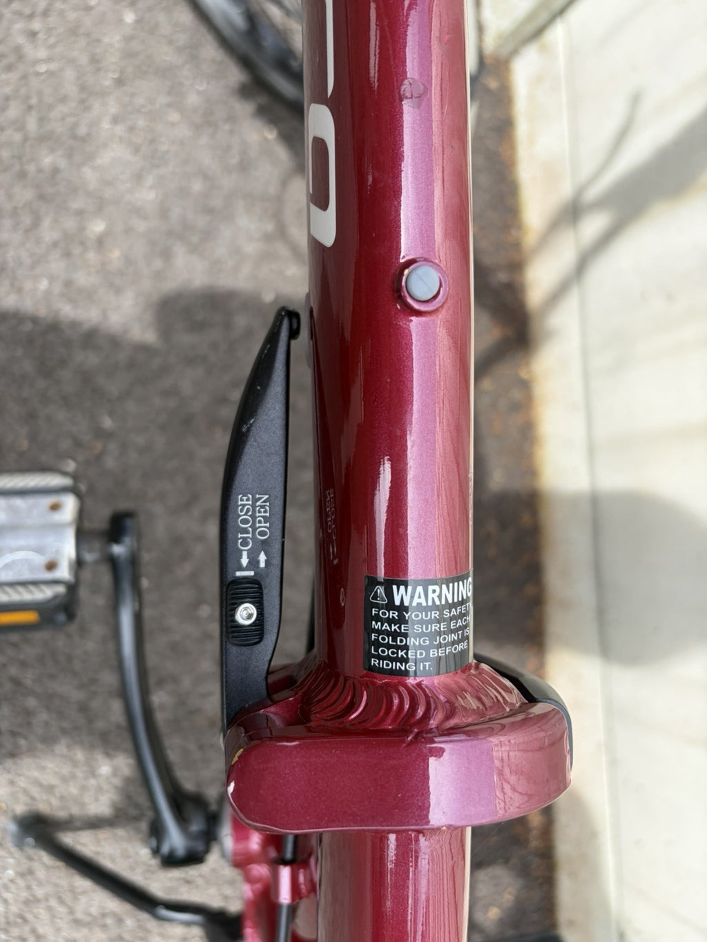 Carerra Intercity Folding Bike In Red.