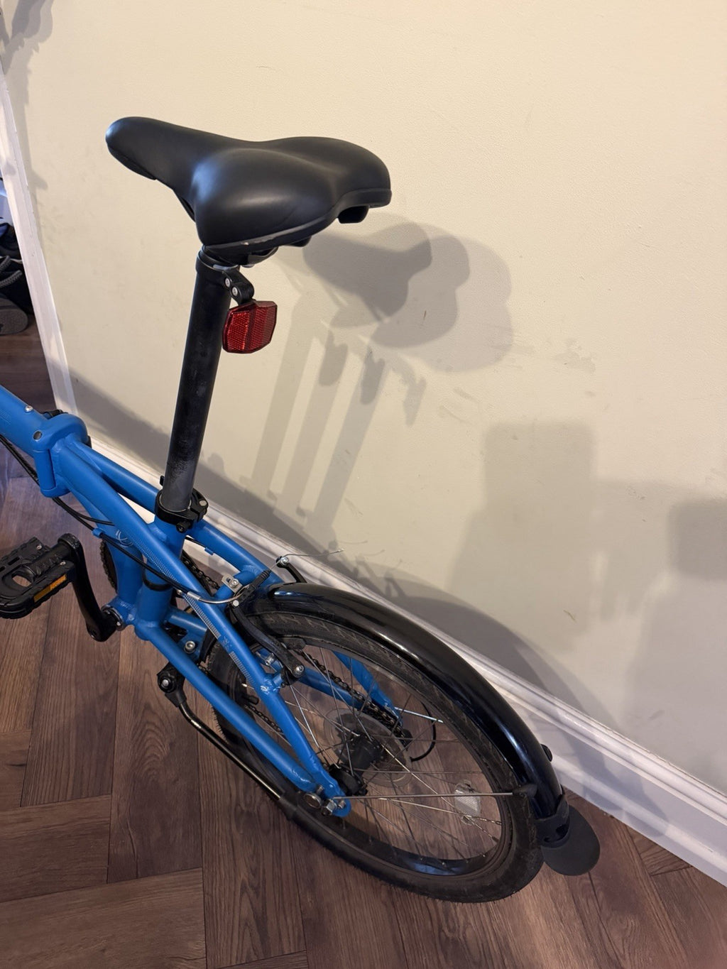 Tern Link B7 Folding Bike with 20 inch Wheels, 7 Speed. Light Blue