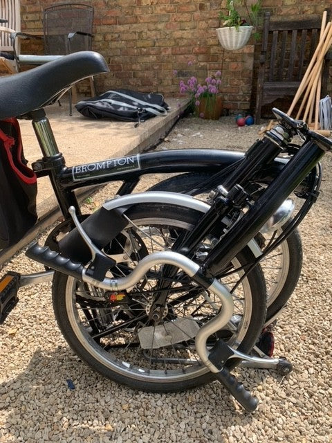 Classic 3-speed Brompton fold up bike with travel bag - great condition
