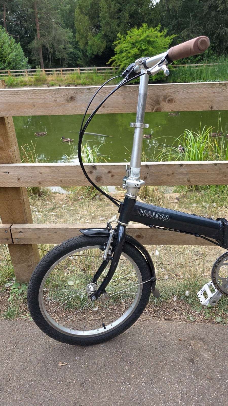 Bickerton folding bike 7 Shimano gears 20 inches wheels