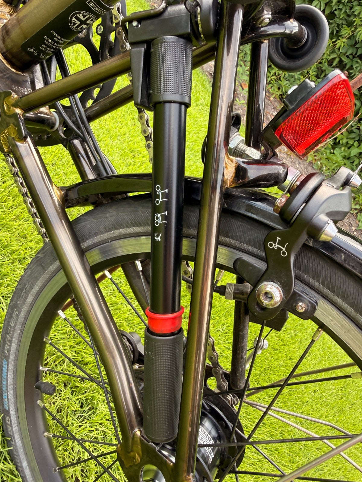 Brompton S6L Black Edition Black Lacquer 6 Speed Brooks B17 + Pump