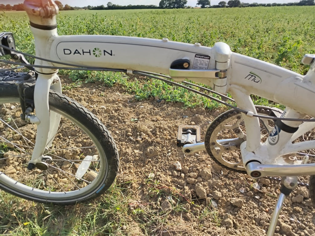 Dahon Mu P8 Folding Bike Cycle White Aluminium Frame 8 Speed 20" Wheel Serviced