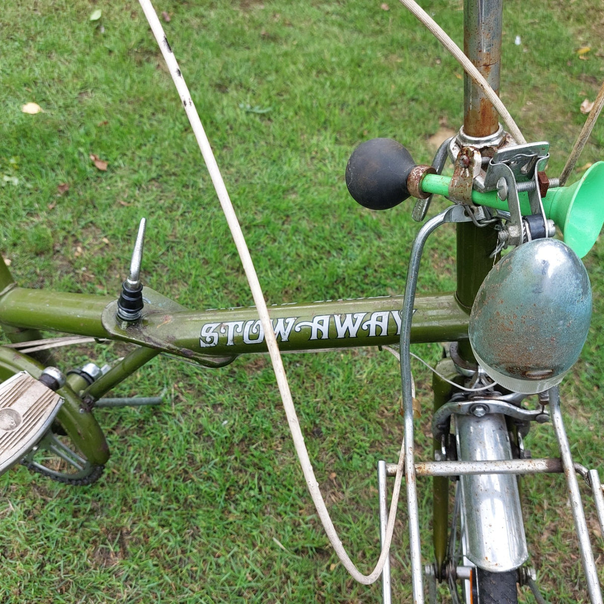Raleigh Stow Away Folding Bicycle   Green   Vintage