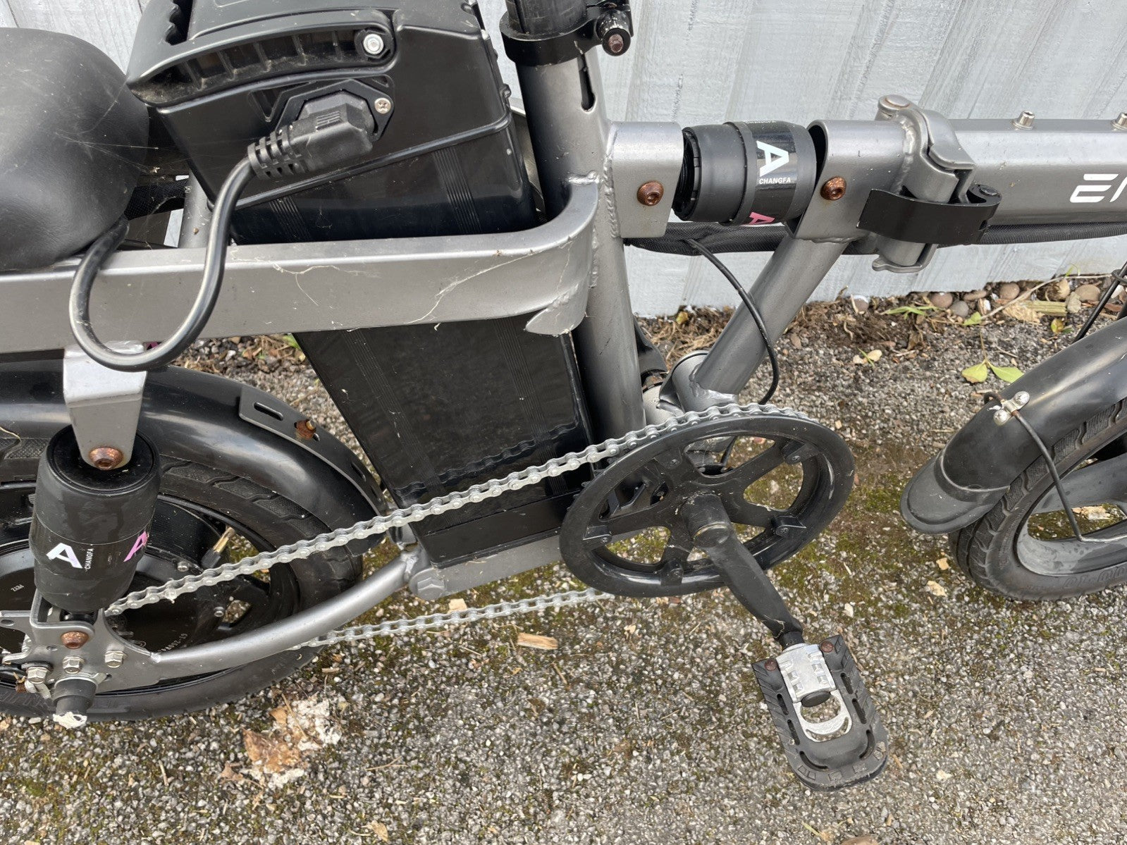 Folding fold up commuter bike ideal for train/ bus 15mph e. Pedal assist
