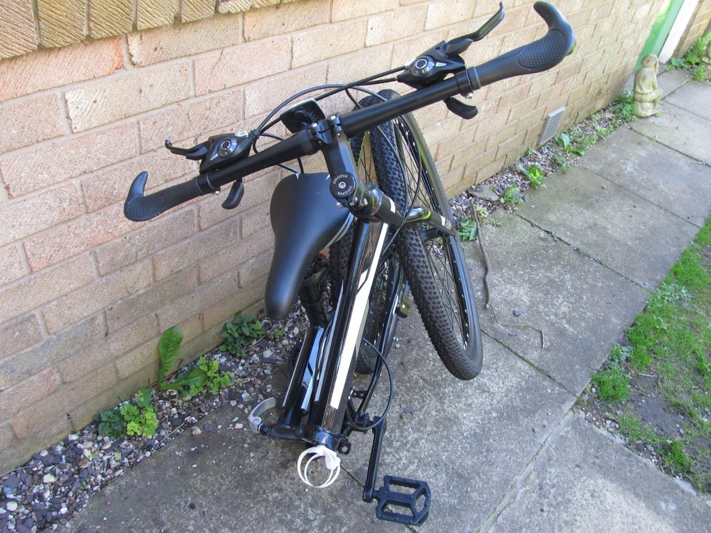 BIKE MOUNTAIN 26"  WHEELS BI FOLD UNISEX-EXCELLENT CONDITION
