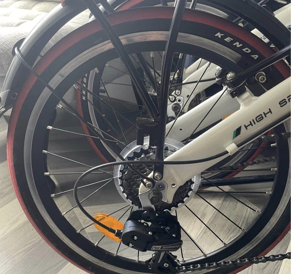 Ecosmo 20" lightweight alloy folding city bike In Excellent Condition.