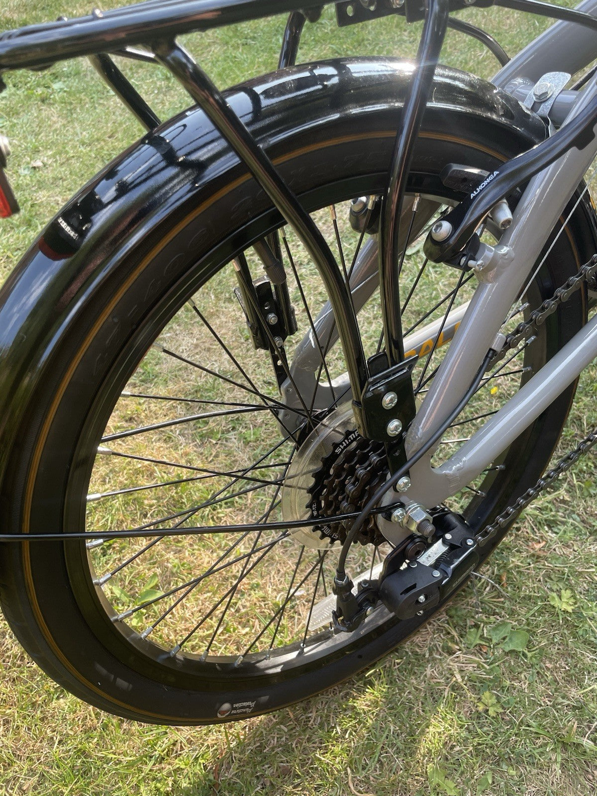 Raleigh Evo 2 Folding Bike 7-Speed Shimano Gears - Grey / Black