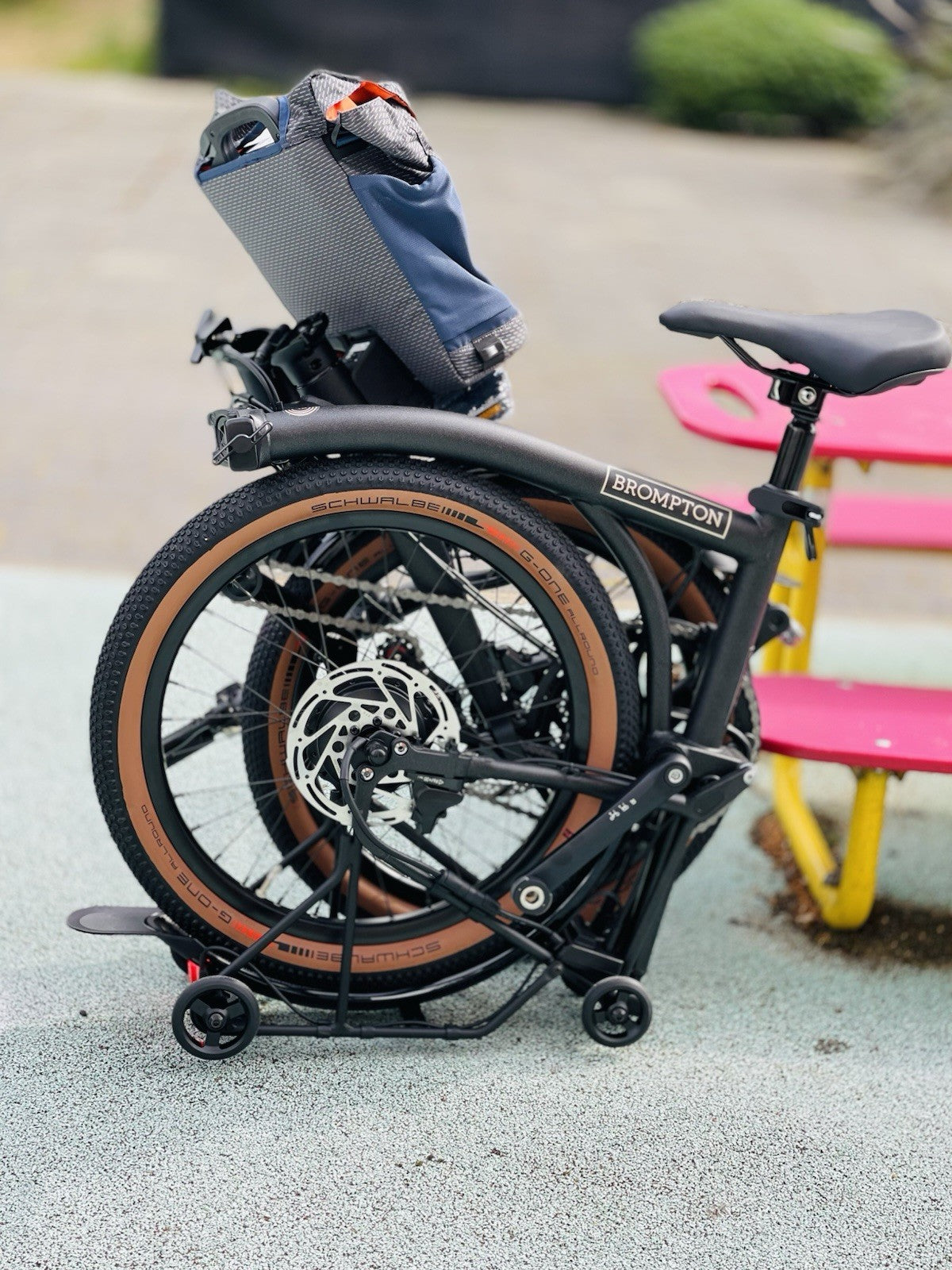 Brompton Folding Bike Black Brown 20in Disc Brakes Rear Rack Mudguards