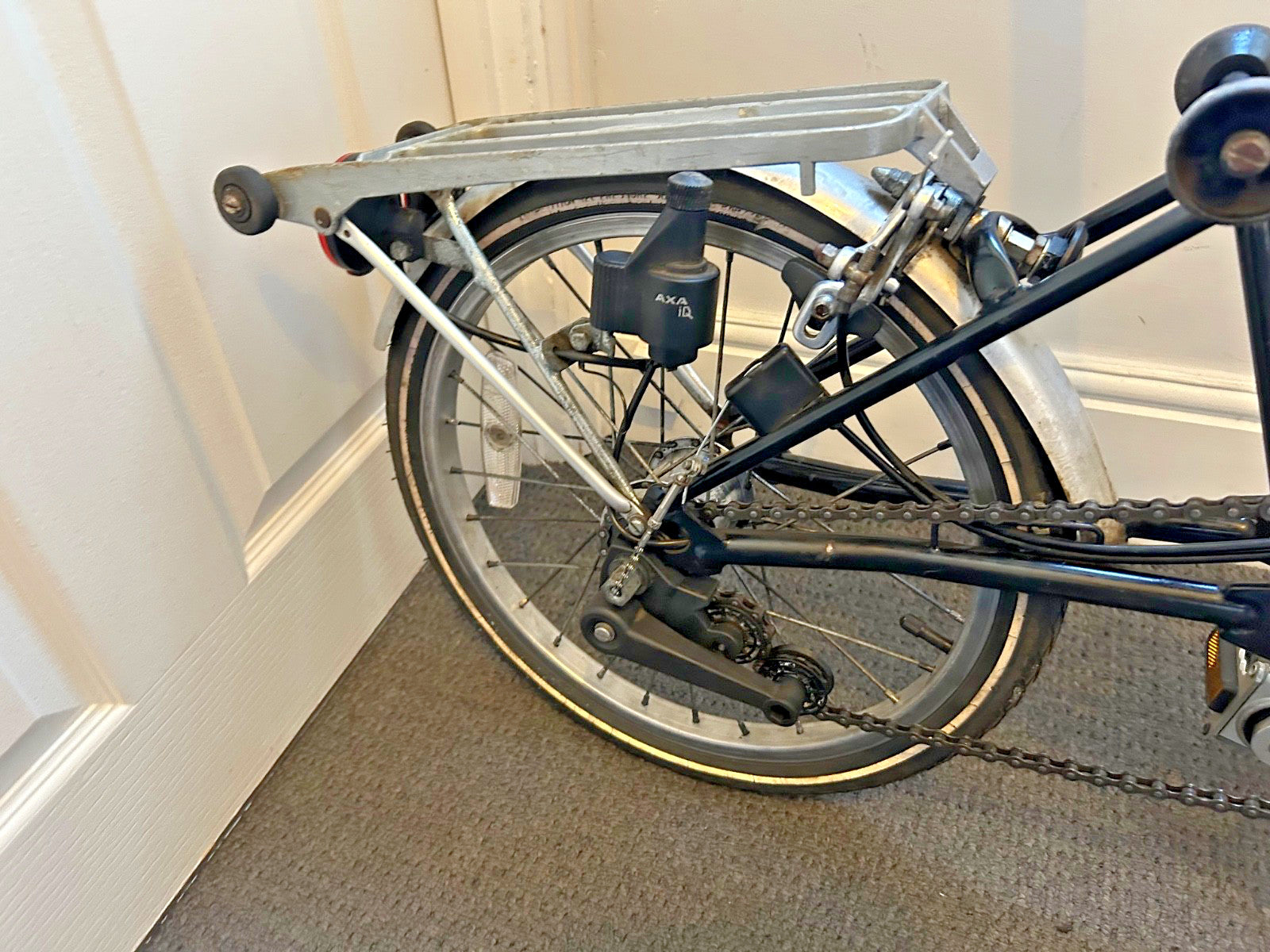 Brompton M3L Folding Bike 3-Speed, Black.